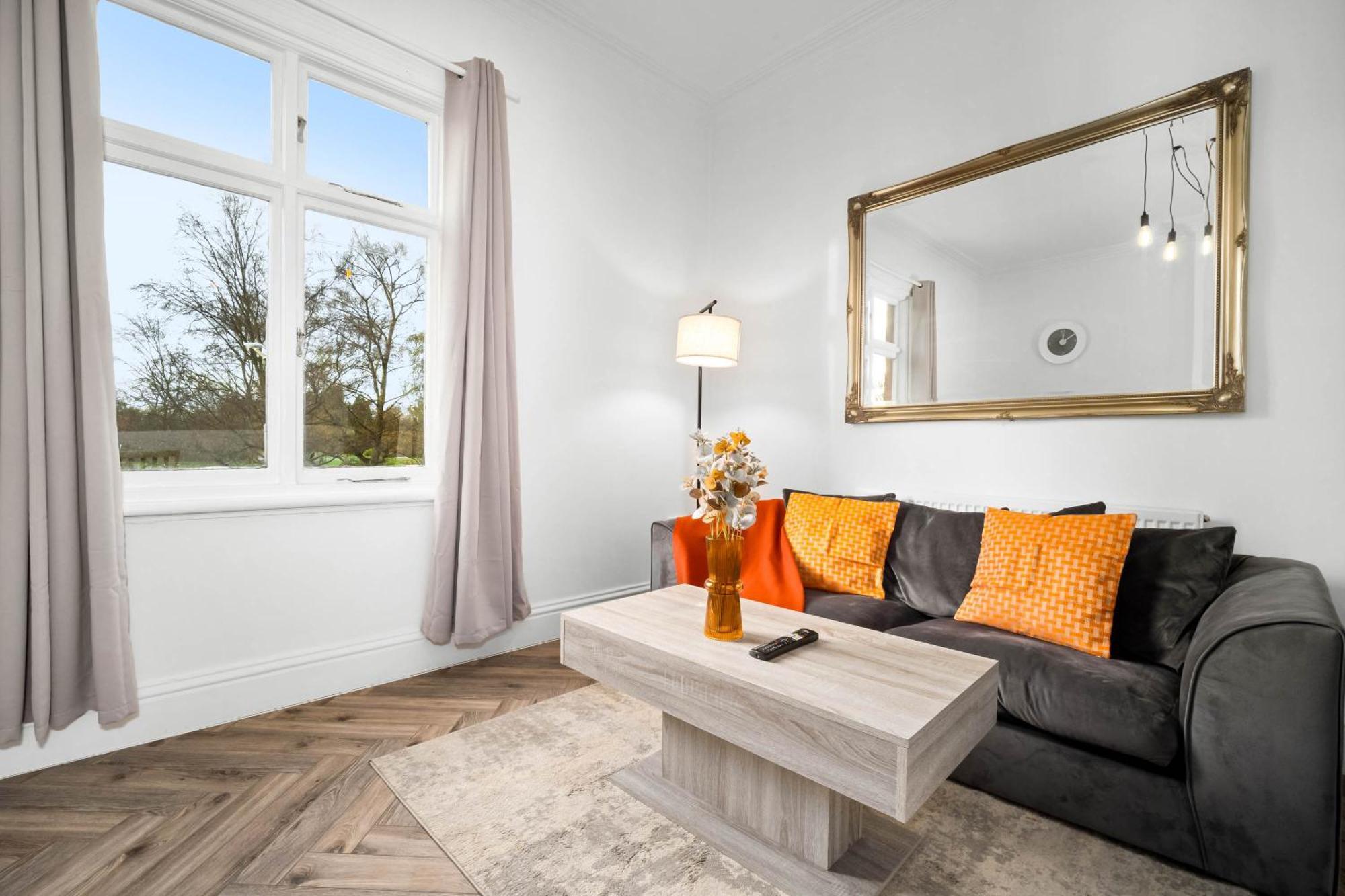 Luxury Apartment - Wolverhampton - Netflix - Smart Tv - Fast Wifi - 7Apc Exteriör bild